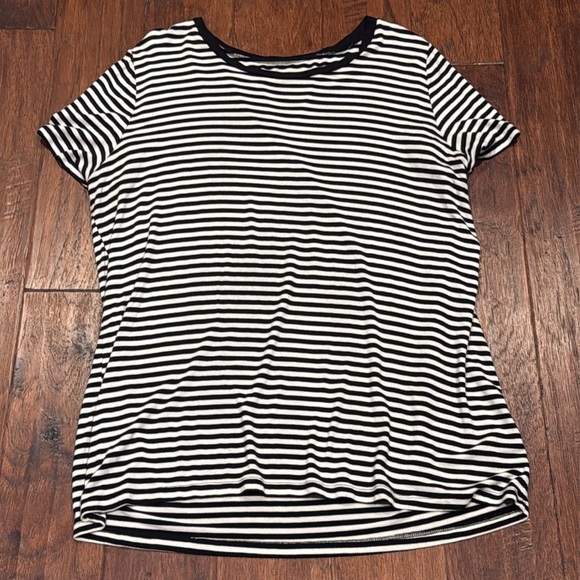 1X Black and White Striped Women's Top - Picture 2 of 8